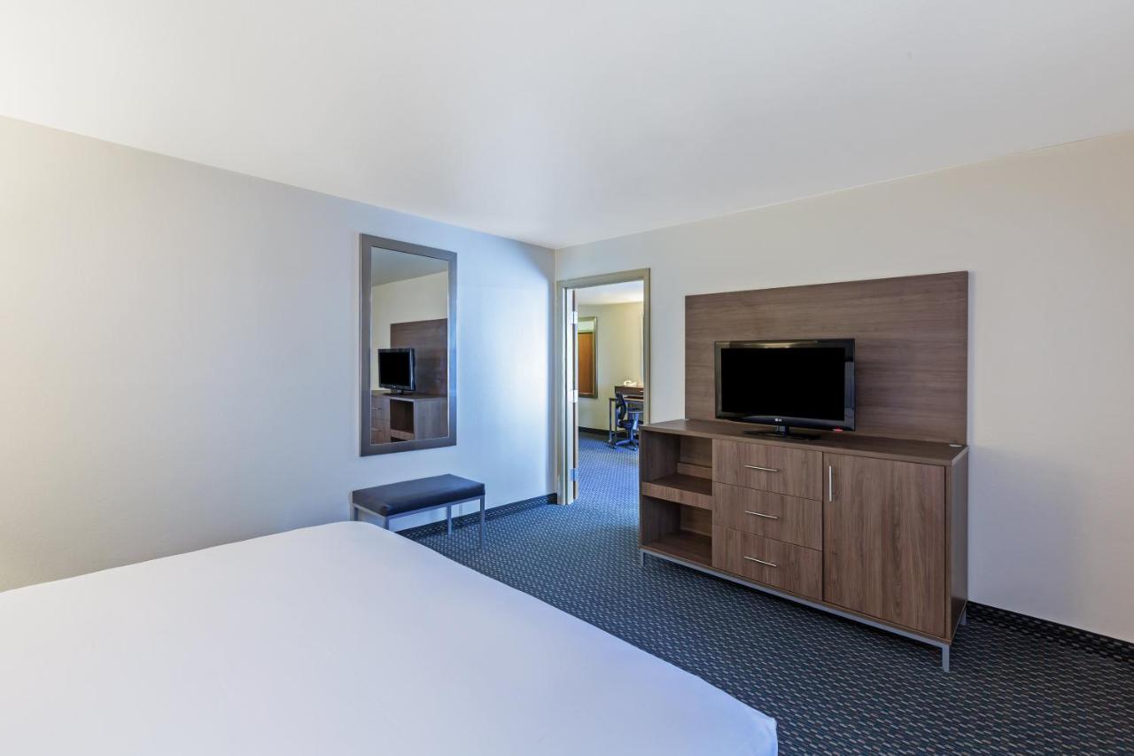 Holiday Inn Express & Suites - Pharr By Ihg Exterior foto